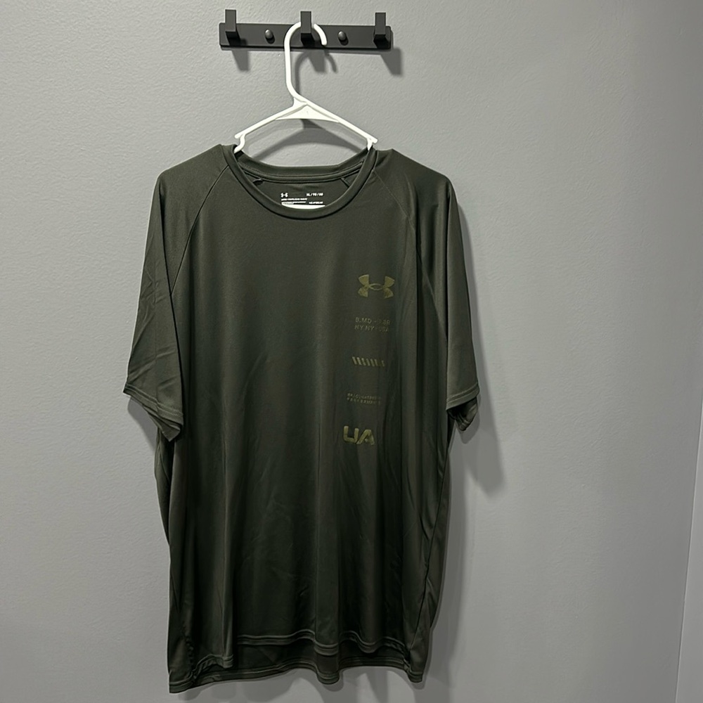 UA short sleeve